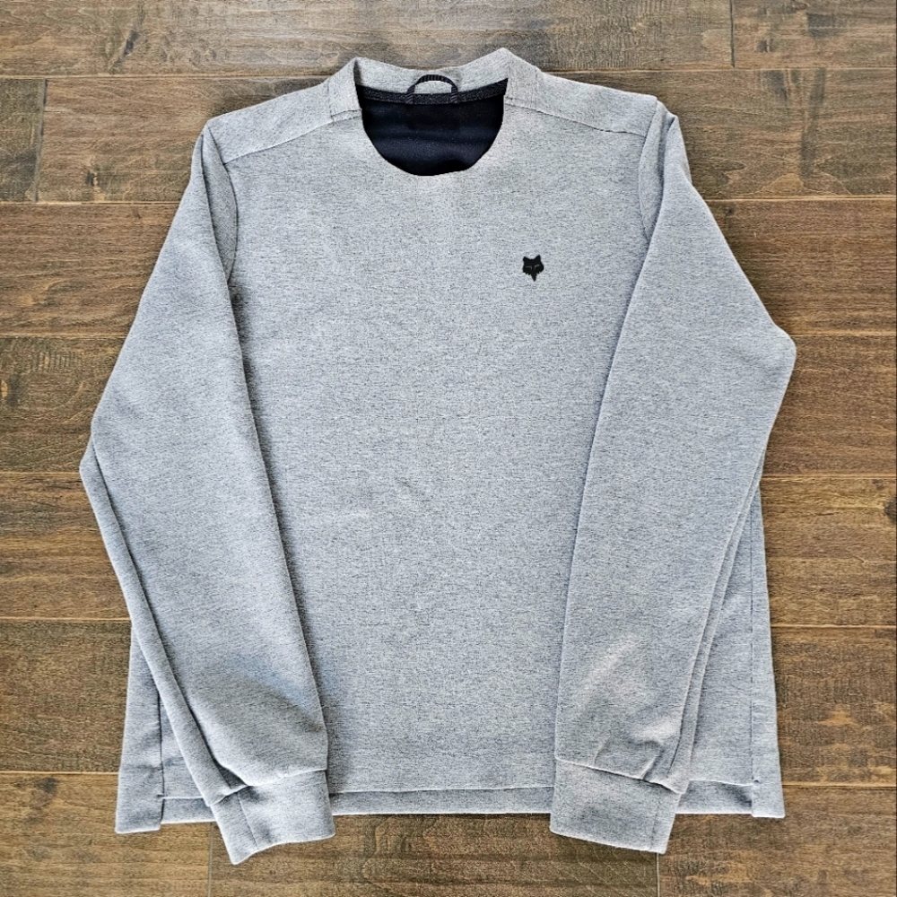 Fox Women's Light Gray Rise Crewneck Sweatshirt sz medium - Picture 3 of 7